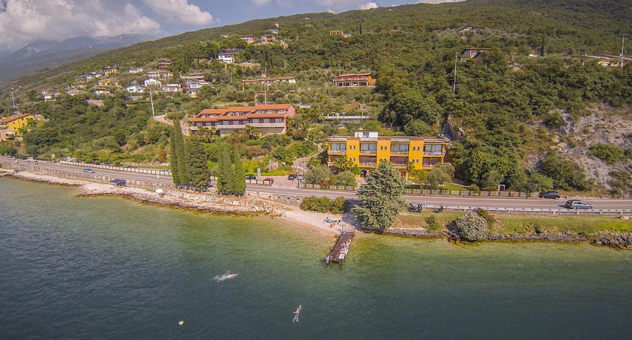 Residence Castelli Brenzone sul Garda Bagian luar foto