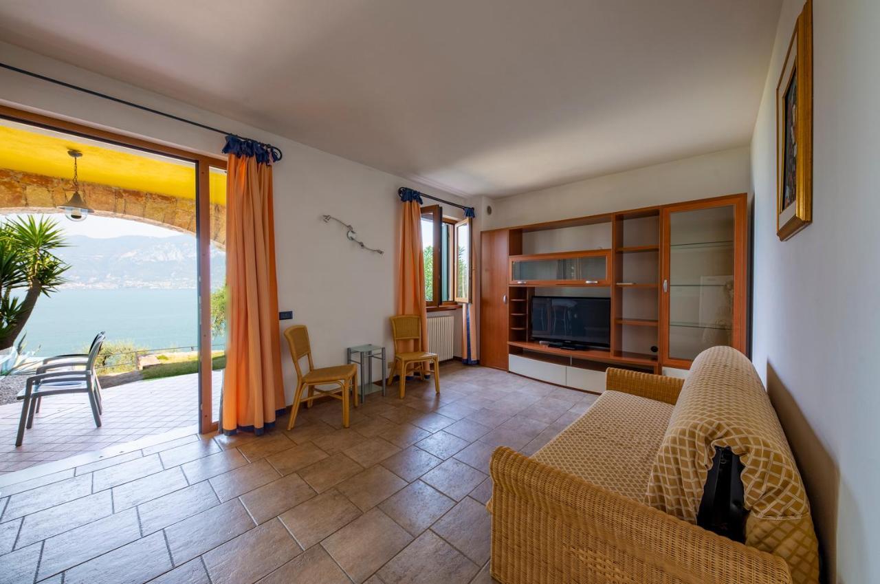 Residence Castelli Brenzone sul Garda Bagian luar foto
