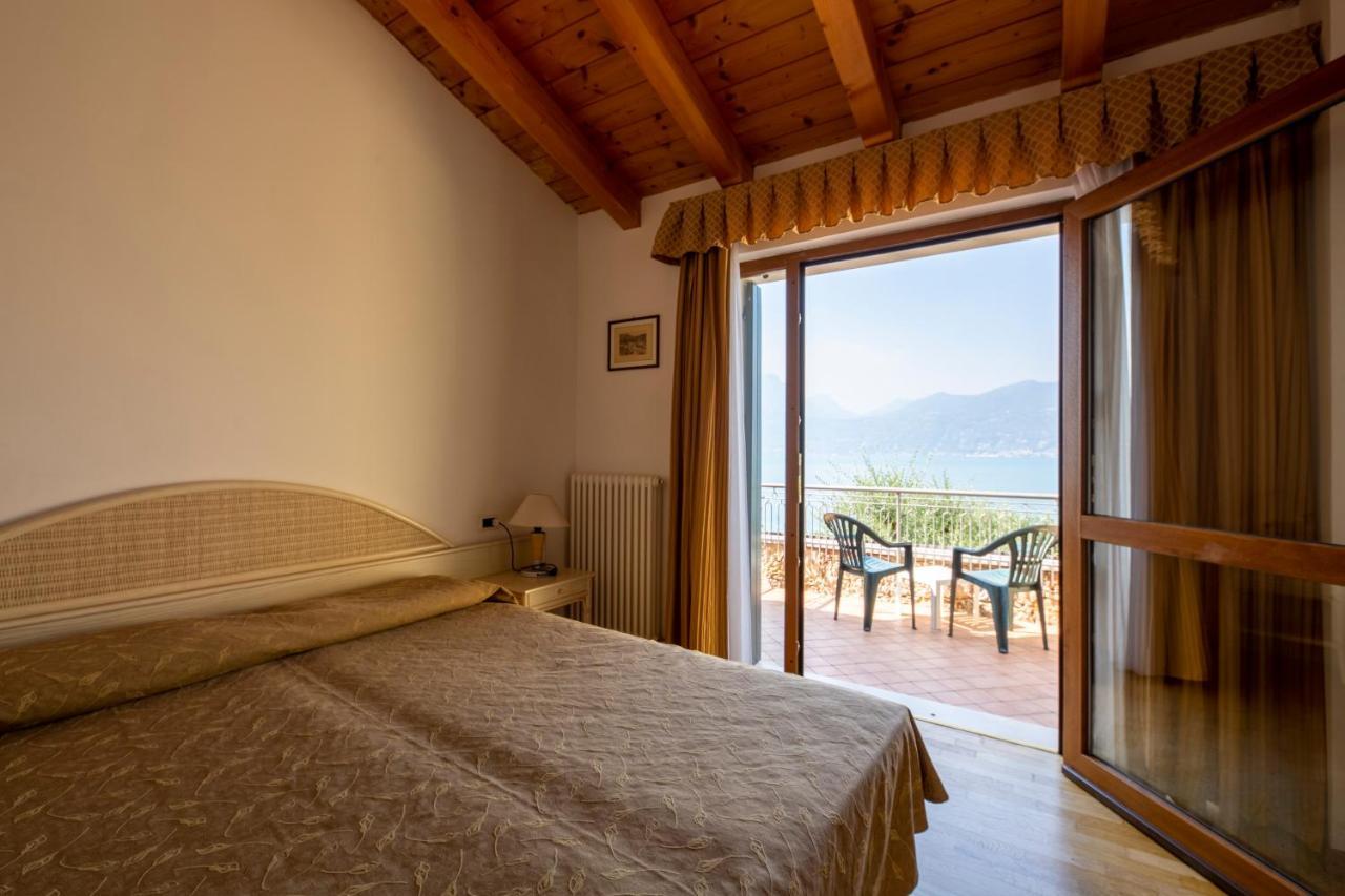 Residence Castelli Brenzone sul Garda Bagian luar foto