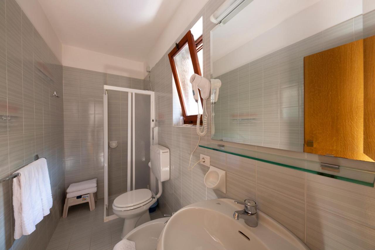Residence Castelli Brenzone sul Garda Bagian luar foto