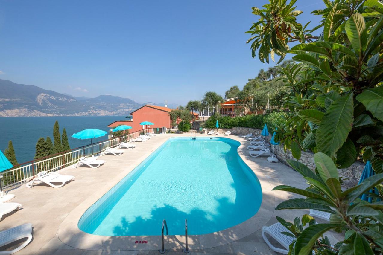 Residence Castelli Brenzone sul Garda Bagian luar foto