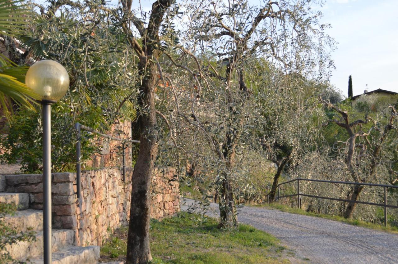 Residence Castelli Brenzone sul Garda Bagian luar foto