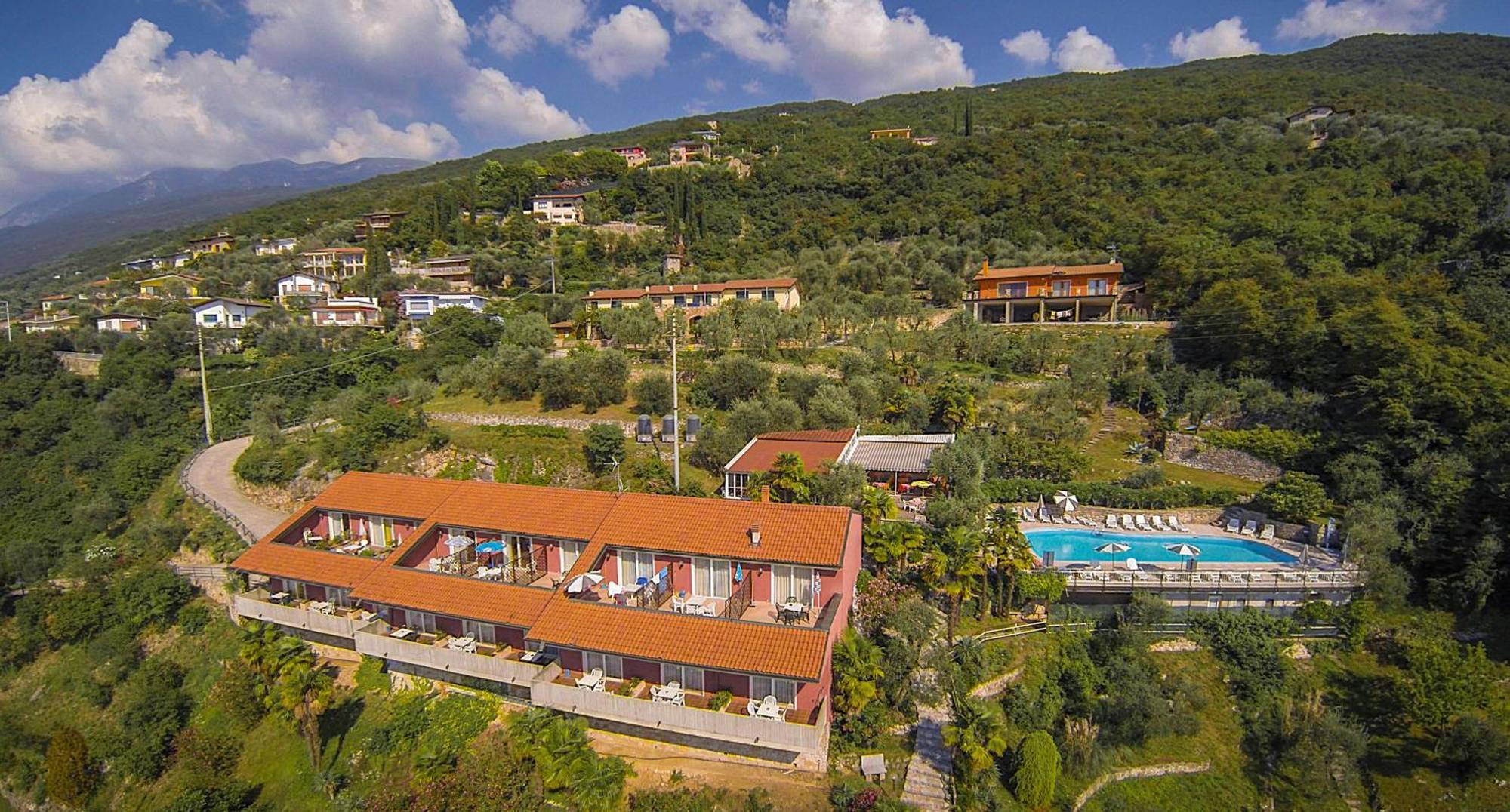 Residence Castelli Brenzone sul Garda Bagian luar foto