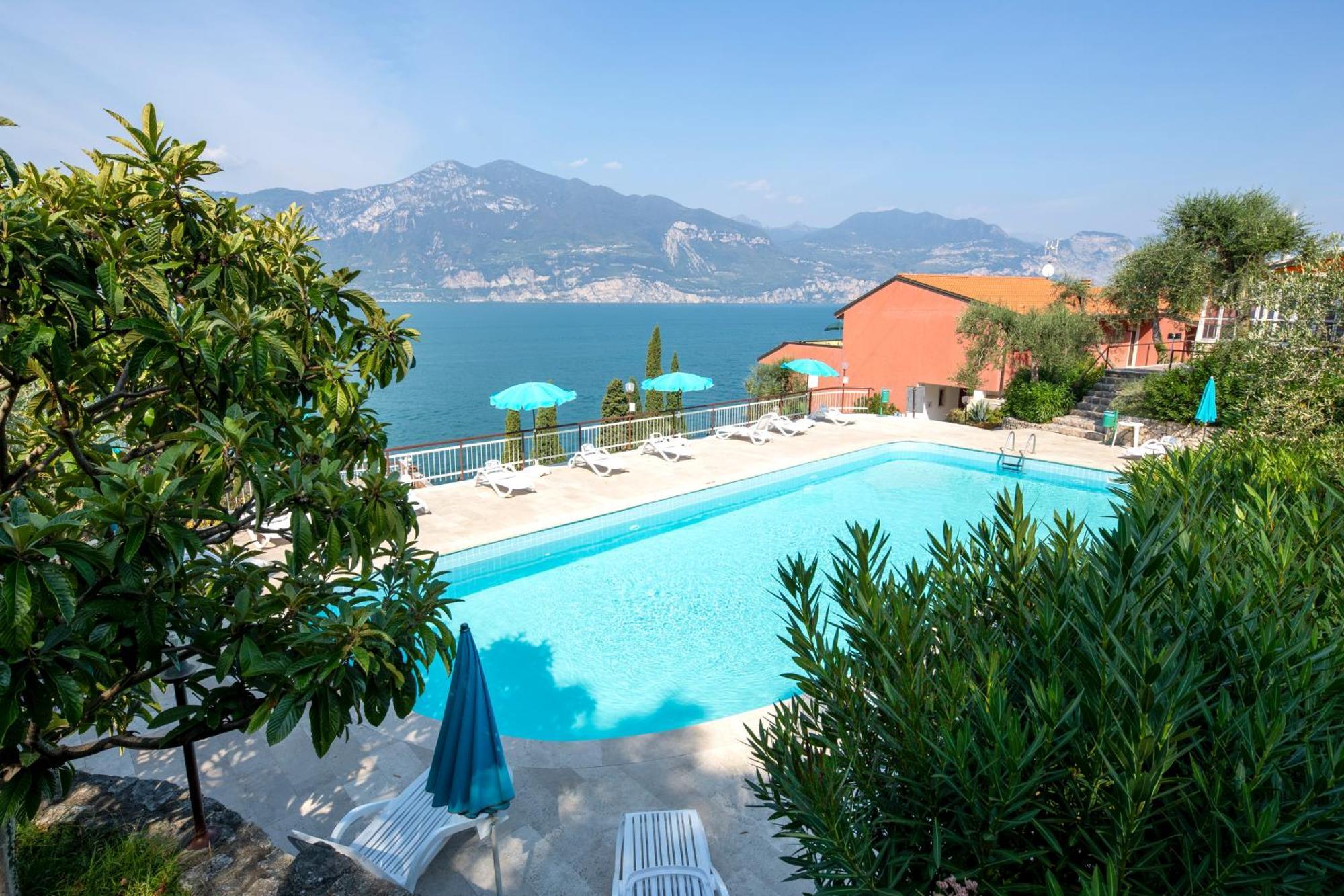 Residence Castelli Brenzone sul Garda Bagian luar foto