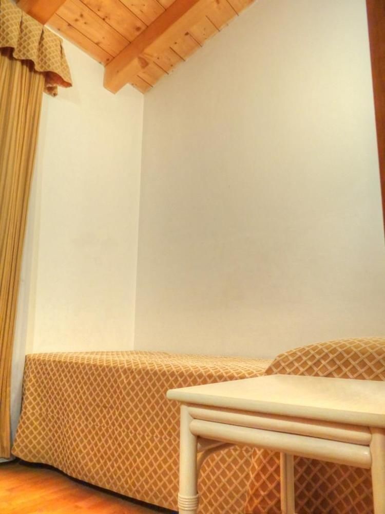 Residence Castelli Brenzone sul Garda Bagian luar foto